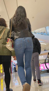 性感蛇腰翘臀蓝牛美女