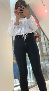 性感长腿黑牛仔紧臀小姐姐