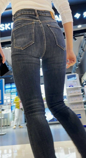 性感蓝牛深沟苹果臀妹子