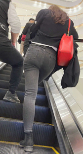 性感圆润黑牛仔美臀