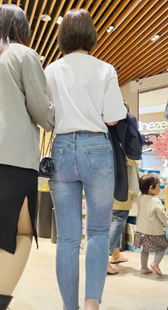 性感牛仔饱满丰臀少妇保养好