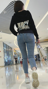 商场紧身牛仔裤少女视频