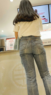 重口味牛仔紧臀小妹排除