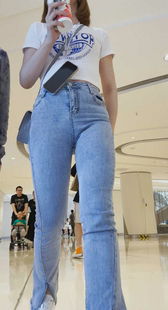 商场牛仔包臀少妇特写