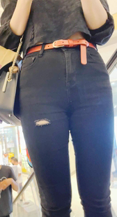 超紧黑裤熟女金三角诱惑