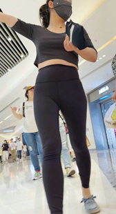 细腰紧臀黑裤小姐姐