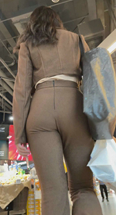 少见套装紧臀长发小姐姐