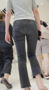 紧身牛仔七分裤超深沟妹子