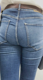 重口味丰臀牛仔少妇