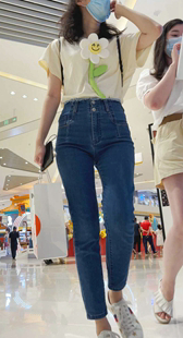 紧身牛仔裤少妇正三角