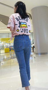 饱满圆润翘臀牛仔妹子