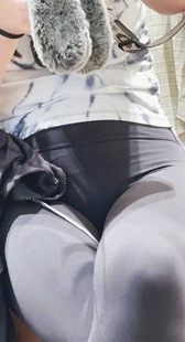 极品瑜伽裤与牛仔裤两美女