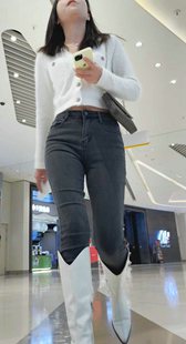 高跟包臀灰牛仔妹子