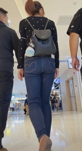 饱满圆润牛仔翘臀少妇