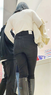 包臀黑牛仔裤重口味少妇