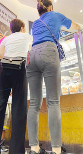 元旦献礼紧身裤小妈妈带着自己女儿疯狂扫货