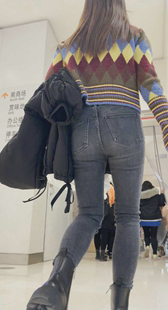 包臀黑牛仔少妇美臀