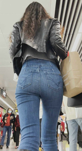 春节献礼性感细腰紧牛美臀小姐姐