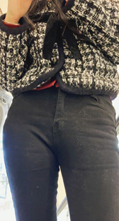 性感黑裤金三角妹子