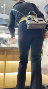 高挑西裤饱满丰臀妈咪