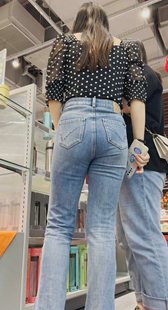 丰臀紧牛眼镜大学妹