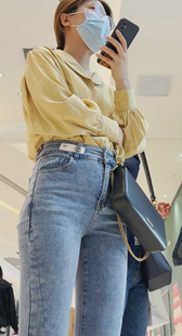 性感牛仔紧臀金三角眼镜妹