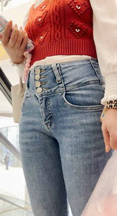 性感金三角紧牛妹子