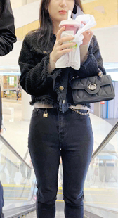 春节献礼极品黑裤美女小姐姐紧臀真性感