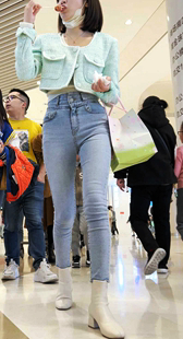 五一献礼蓝色牛仔紧臀金三角美女