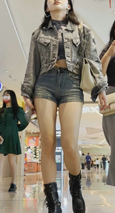 性感长腿短裤美女