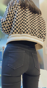 五一献礼性感黑裤深沟牛仔美女