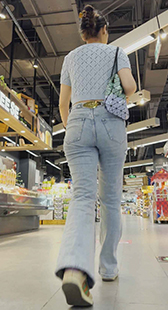 饱满丰臀灰牛仔逛超市