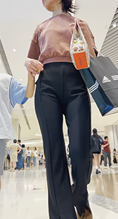 紧身西裤紧臀少妇