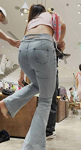 灰牛仔翘臀美女纵情展现