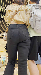 性感露腰翘臀绽放迷人魅力