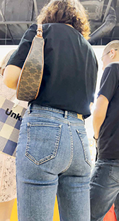 紧臀蓝牛熟女丰臀特写