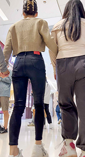 丰臀细腰美女身材好