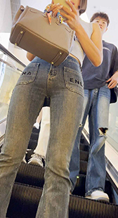 国庆献礼性感牛仔短发美少妇