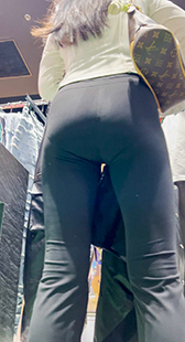 鲨鱼裤绽放性感翘臀