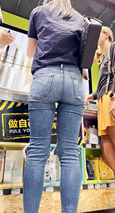 性感翘臀尽显诱人姿态