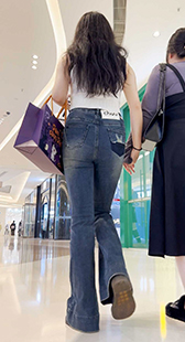 长发紧牛紧臀小姐姐