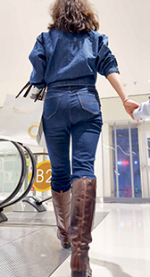 翘臀蓝牛包臀少妇