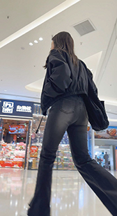 商场紧牛仔妹子