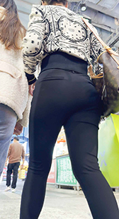 性感黑西裤丰臀少妇