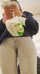 灰牛仔金三角少妇