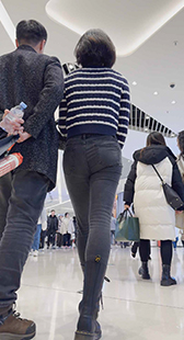 包臀打底裤短发少妇