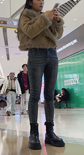 紧臀娇小美女小姐姐