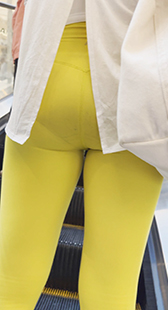 重口味瑜伽黄裤少妇