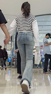 商场紧身牛仔翘臀小姐姐