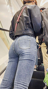 蜜桃臀细腰长发小姐姐